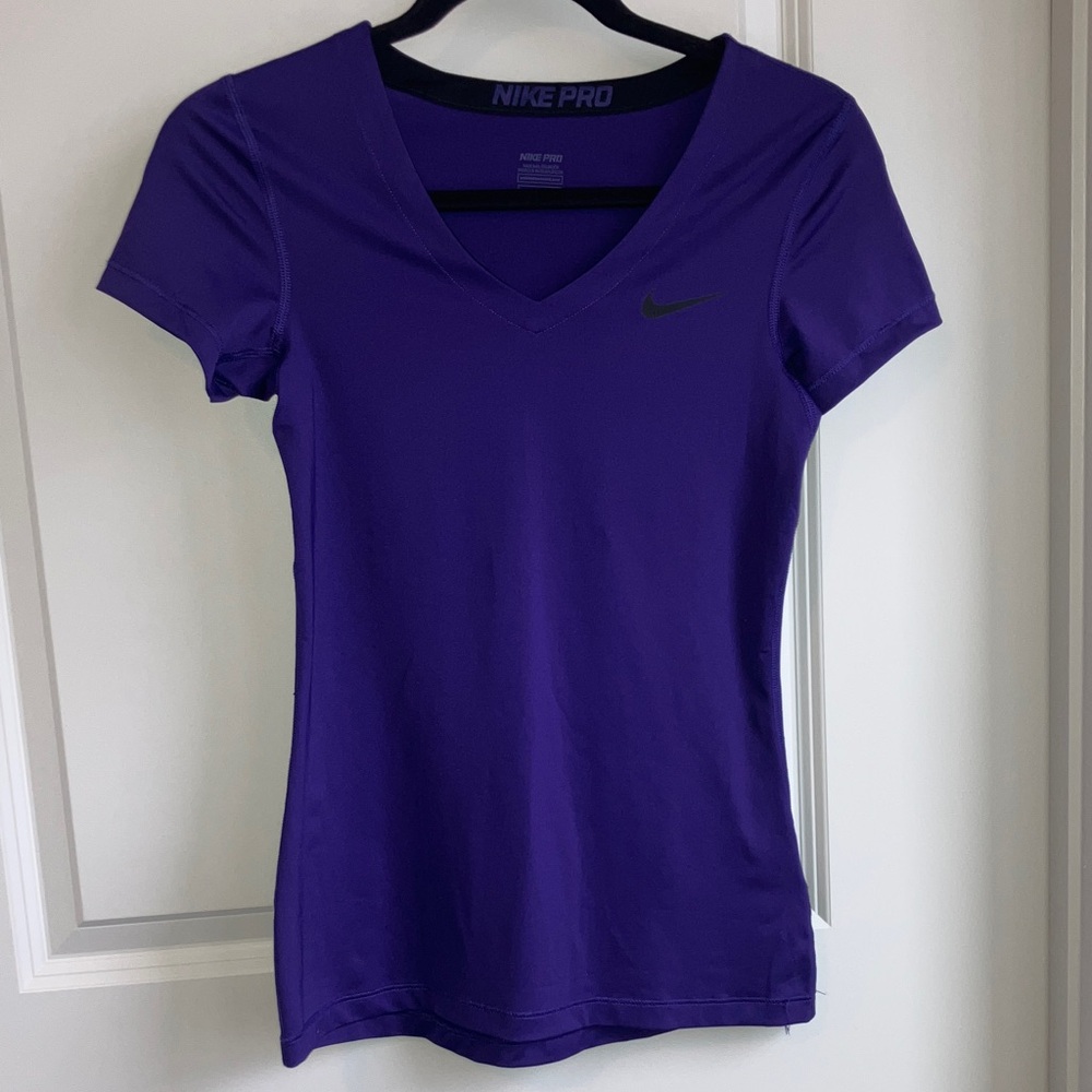 Nike pro Women's V-Neck dri-fit Tee in Deep Purple